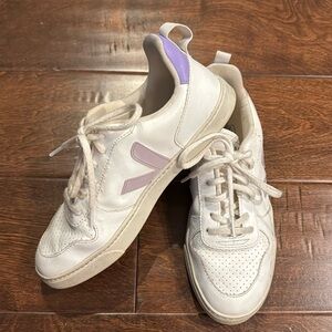 Women Vejas, Size 7